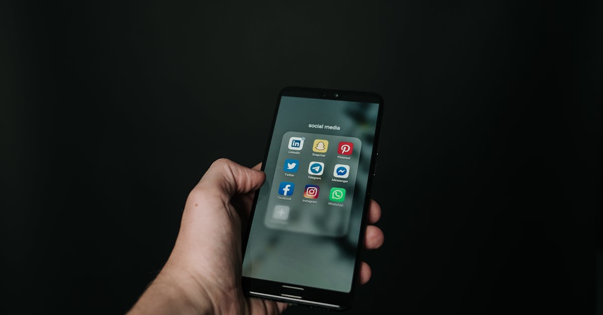découvrez comment gérer les disputes sur les réseaux sociaux, qu'il s'agisse de conflits entre utilisateurs ou de controverses liées à des marques. optimisez votre présence en ligne et apprenez à naviguer dans les eaux tumultueuses des interactions numériques.