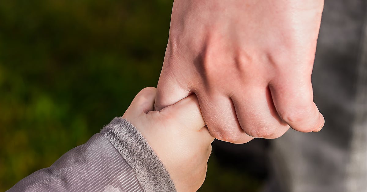 découvrez comment protéger efficacement les enfants en ligne grâce à des conseils pratiques, des ressources et des outils pour garantir leur sécurité sur internet.