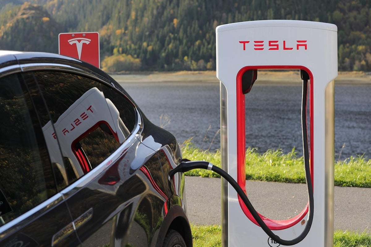 Reverse charging : fonctionnement, enjeux et implications pour les entreprises